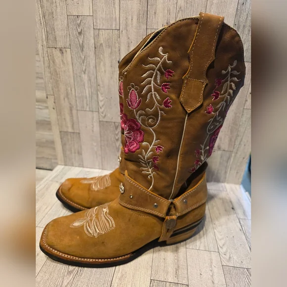 Brown Embroidered Western Boots - Picture 2 of 6